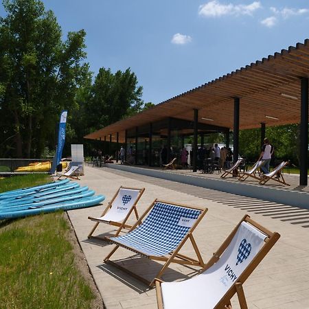 Tente Lodge Pour 5 Personnes En Bordure De La Riviere Allier Au Sein D'Un Petit Camping Saint-Yorre Zewnętrze zdjęcie